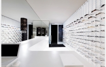 展柜，是眼镜店吸引顾客的第一道风景！