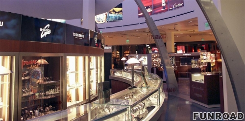 大型购物中心珠宝店展示柜案例