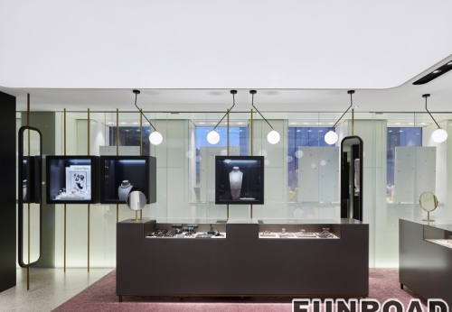 珠宝商店独特的LED灯显示柜台和高金属/木腿